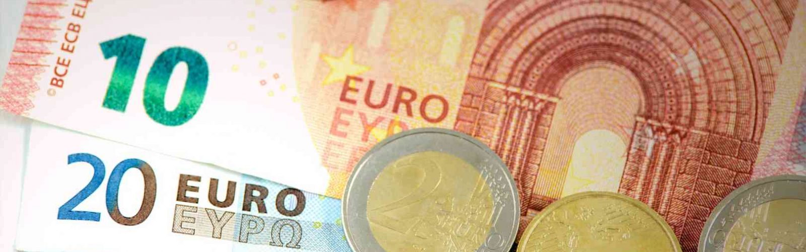 euro biljetten en muntstukken